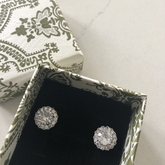 18K White Gold Plated 10mm Cz Cluster Stud Earrings - Picture 2 of 5